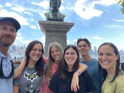 ‘Stopping Putin in Ukraine Will Send a Message to Xi Jinping’