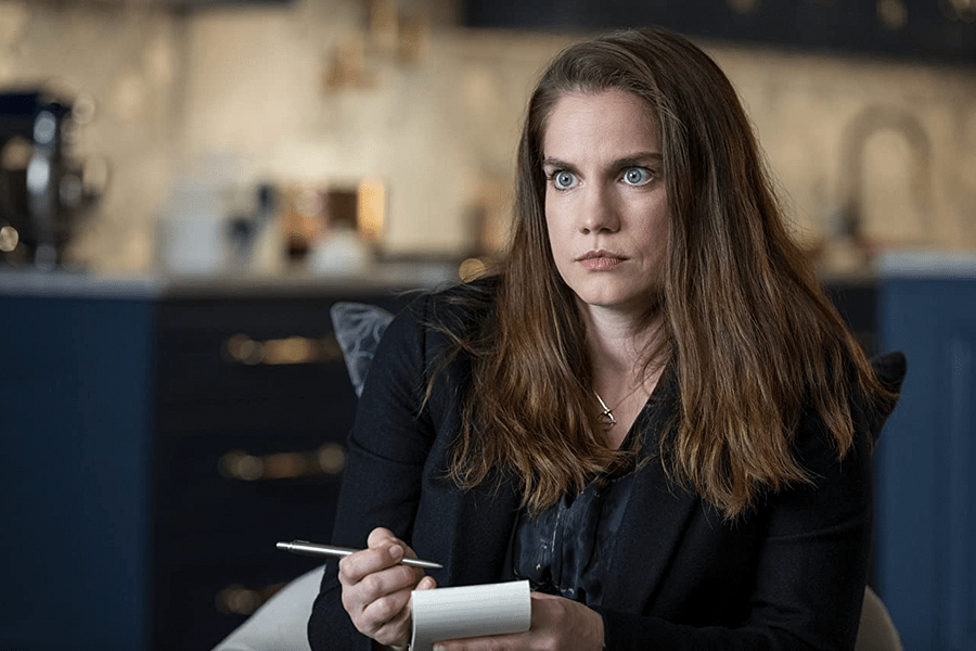 Ditching Journalism Ethics in 'Inventing Anna'