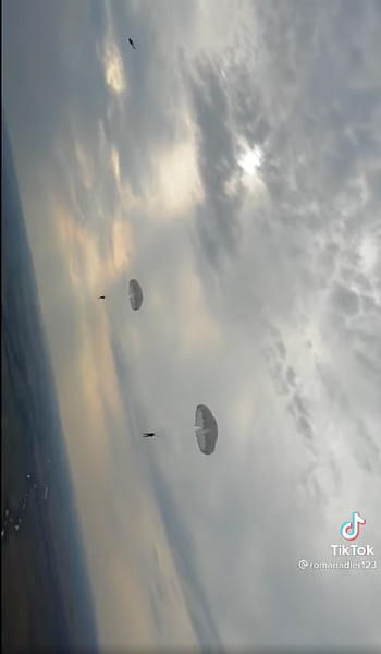 Fact Check: Does a TikTok Show Russians Parachuting Into Ukraine?