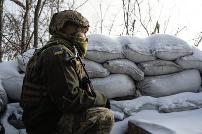 As Americans Consider Evacuating, Ukrainians Prepare for a Fight