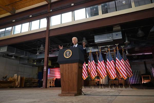 Biden's Infrastructure Proposal Is a Giant Boondoggle
