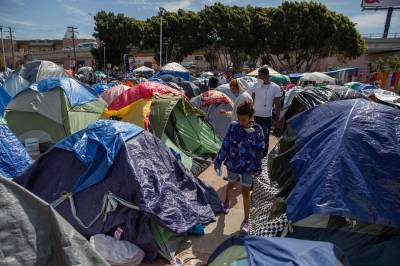 Fact Check: Claims Compare Hotels for Illegal Migrants to National Guard Troops in Parking Garages