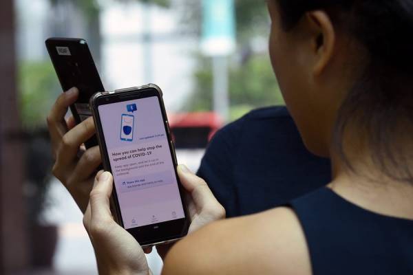 How ‘Corona Apps’ Threaten Our Privacy