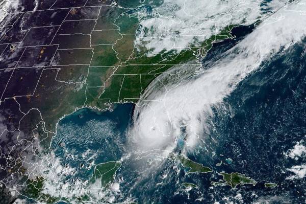 The Morning Dispatch: Hurricane Ian Pummels Florida