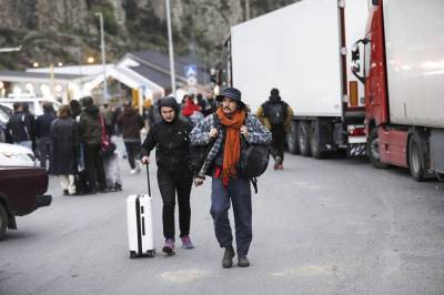Conscription Fears Spark a Russian Exodus