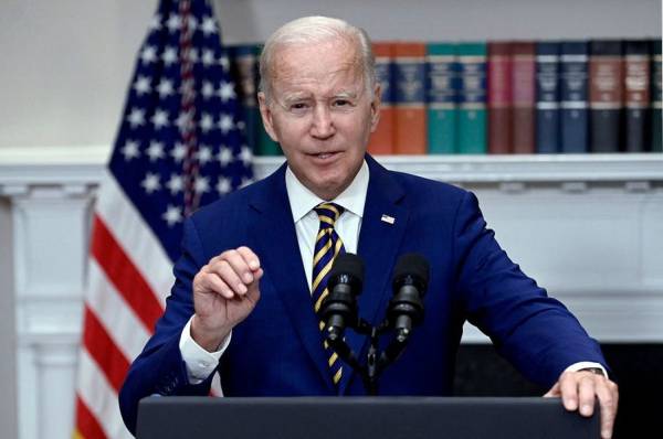 The Morning Dispatch: Biden’s Base Gets a Student Loan Gift
