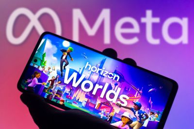 In this photo illustration the Horizon Worlds logo seen