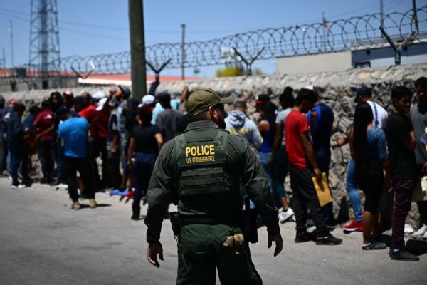 TOPSHOT-US-POLITICS-MEXICO-LATAM-MIGRATION-TITLE42