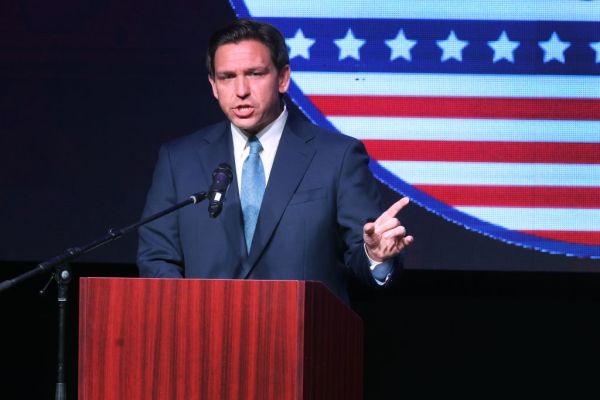 Florida Governor Desantis’s Address To Republican Party Of Wisconsin Draws Pro-Trump Protesters