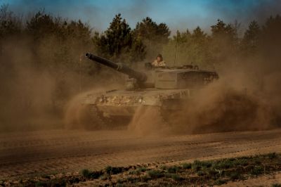 Ukrainian Soldiers Training On Leopard 2 Battle Tanks