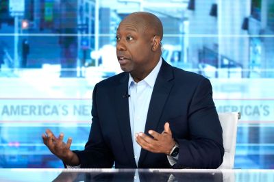 Sen. Tim Scott Visits “America’s Newsroom”