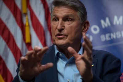 Sen. Joe Manchin III Headlines No Labels Event in New Hampshire