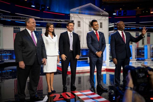 MIAMI, FL – NOVEMBER 08: The candidates take the stage at the t