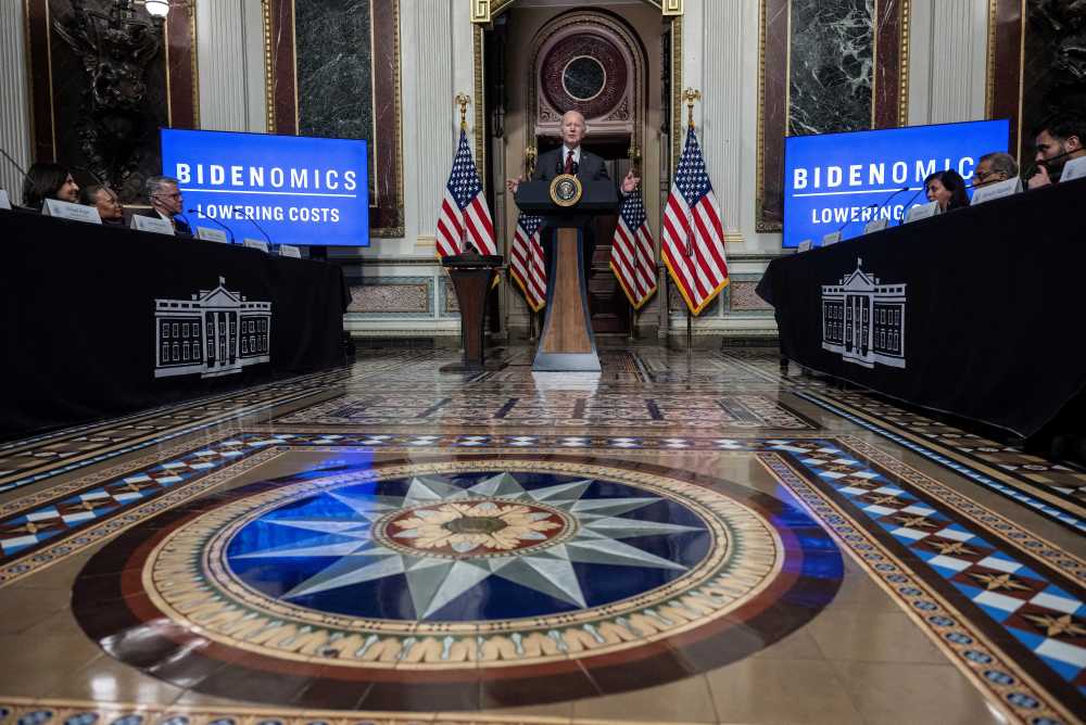 TOPSHOT-US-POLITICS-BIDEN