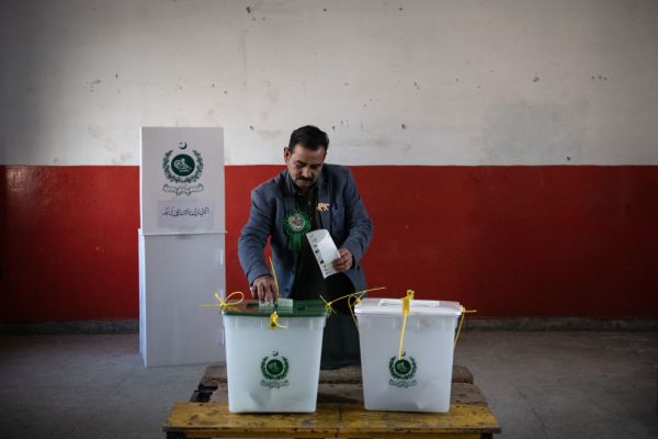 Pakistan Holds General Elections