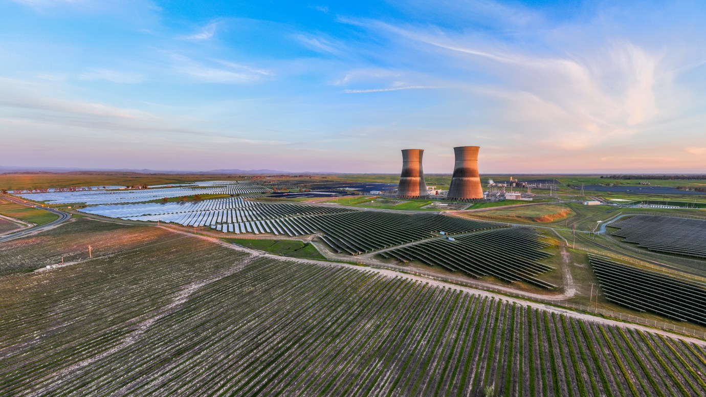 The decommissioned Rancho Seco Nuclear Generating Station in Herald, California. (Via Getty Images)