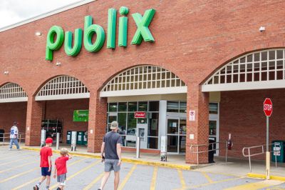 Athens, Georgia, Publix, Grocery Store, father sons entering