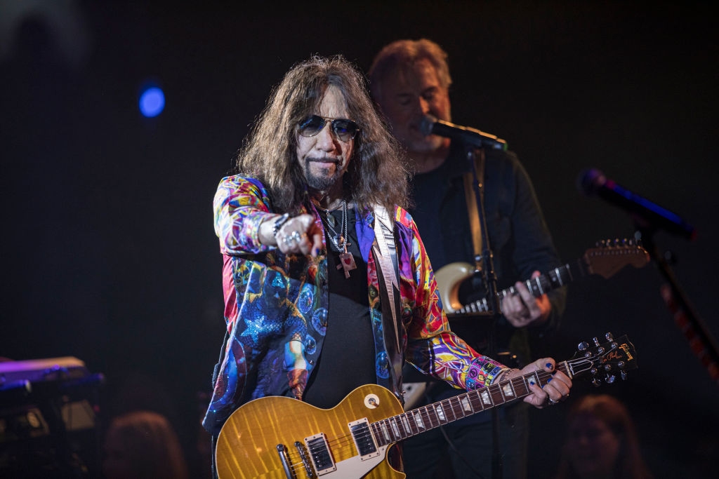 Alice Cooper’s 19th Annual Christmas Pudding Fundraiser