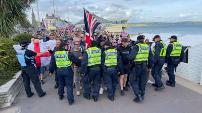 Far-right groups in England continue anti-immigrant protests, clash with counter-protesters