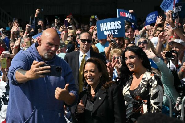 US-VOTE-POLITICS-HARRIS