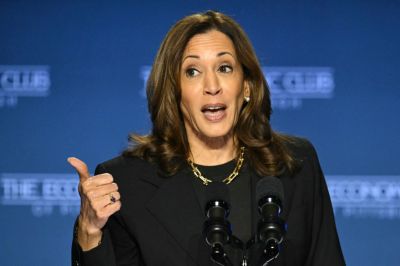 US-VOTE-POLITICS-HARRIS