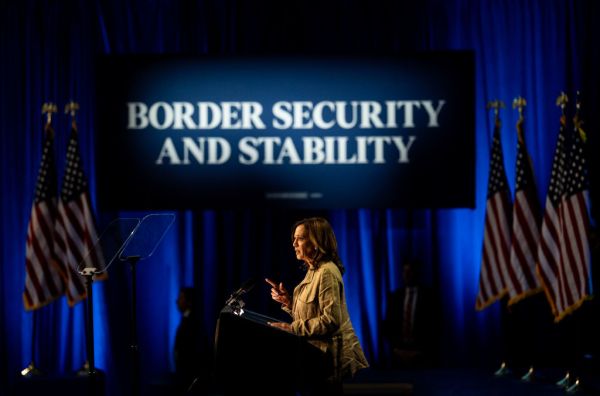 Featured image for post: Harris Seeks to Woo Hispanic Voters With Tougher Border Rhetoric