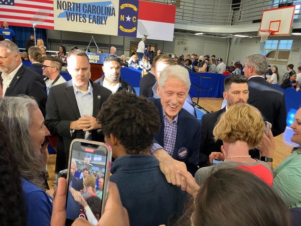 Featured image for post: Bill Clinton Hasn’t Lost His Zeal for Boosting Democrats on the Trail