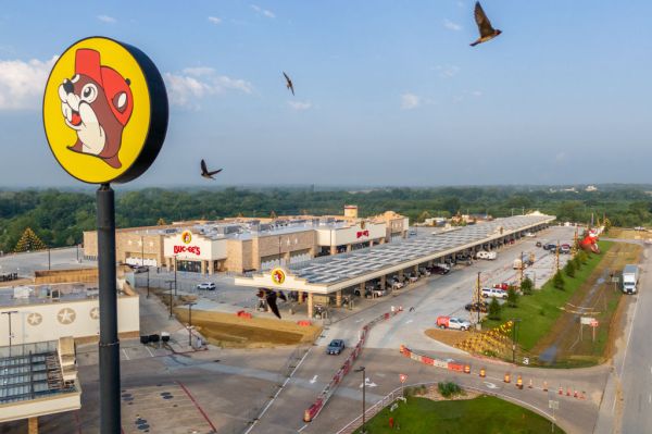 Featured image for post: What Buc-ee’s Can Teach Us About the Port Strike