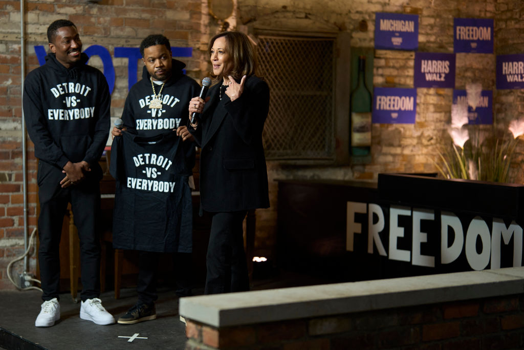 US-VOTE-POLITICS-HARRIS