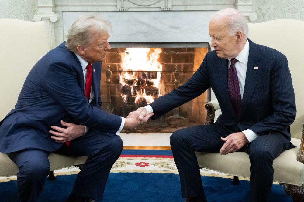 TOPSHOT-US-POLITICS-TRUMP-BIDEN