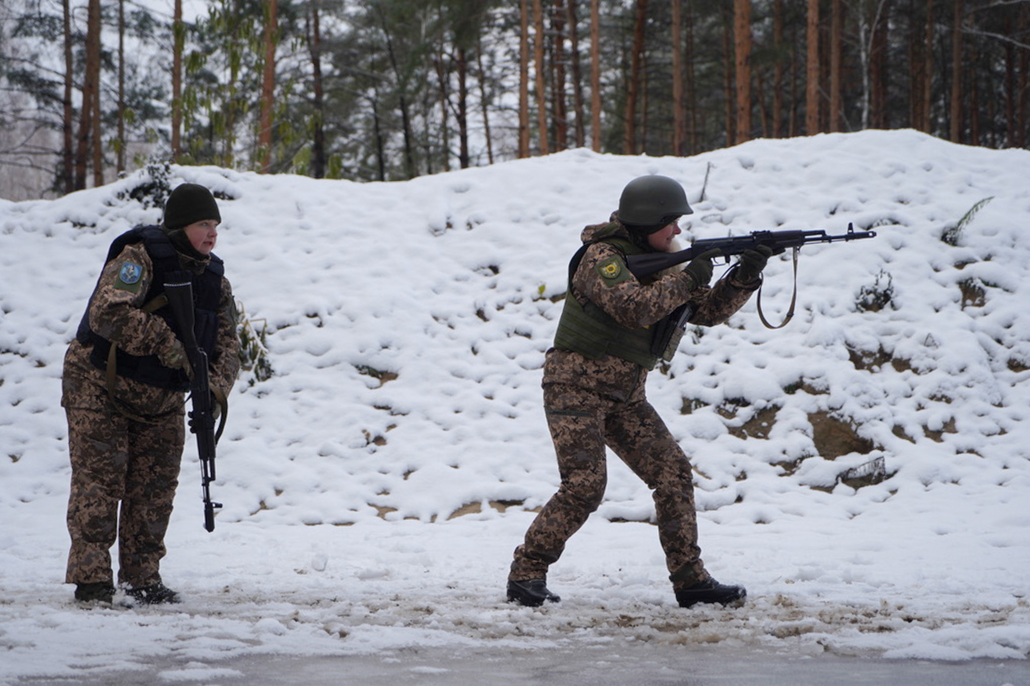 Two recruits in training. (Photograph by Iryna Matviyishyn)
