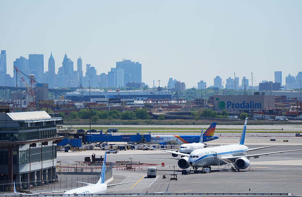 Newark Airport faces ongoing flight disruptions amid air traffic control crisis