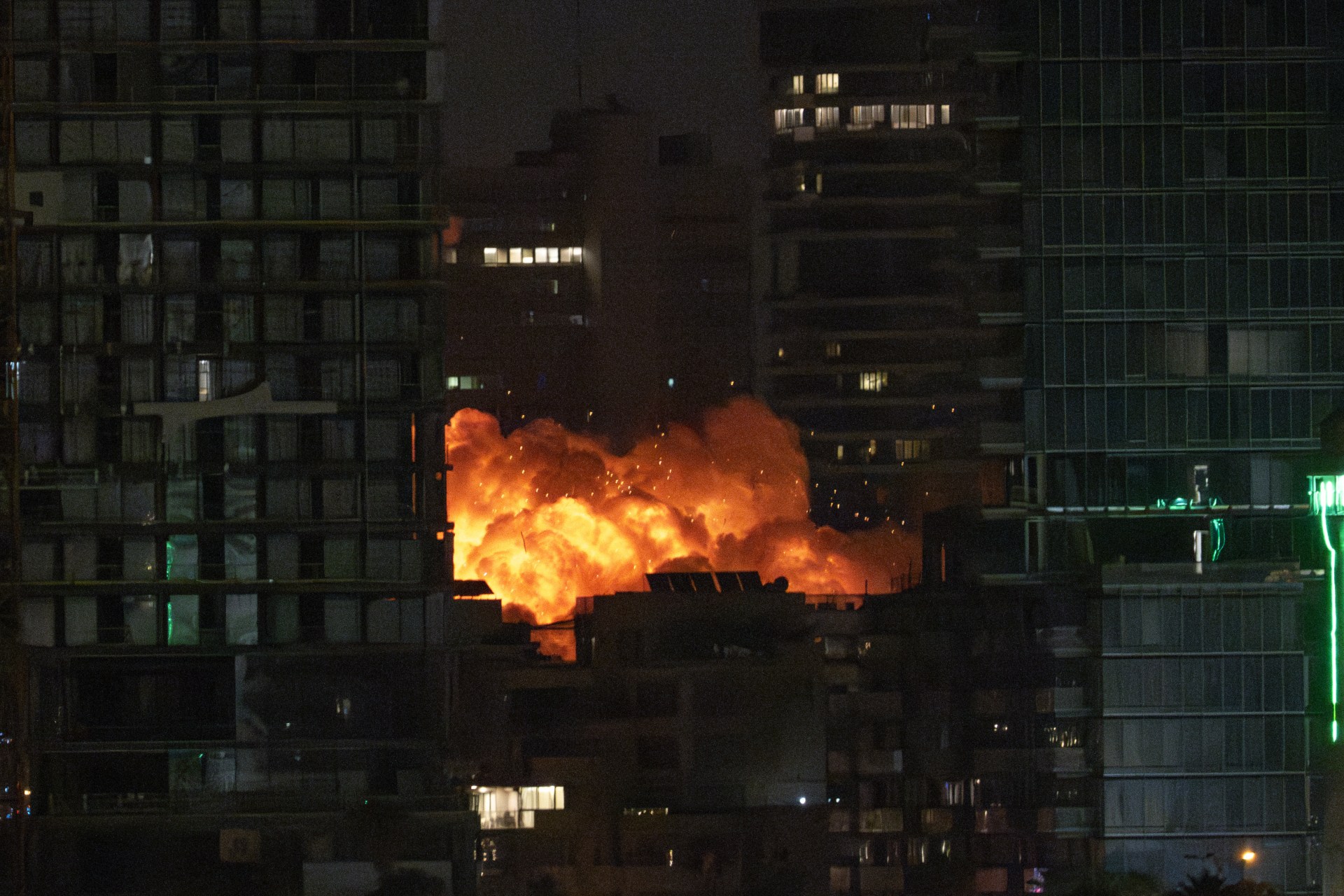 Iran continues to launch missiles towards Israel