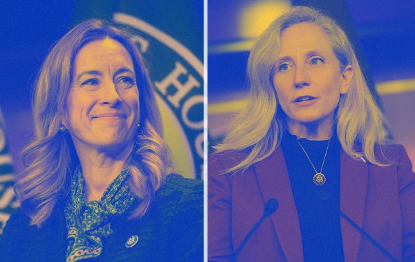 Featured image for post: 2025 Gubernatorial Races May Point the Way for Democrats