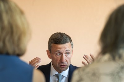 Democratic National Committee Chair Ken Martin Speaks With Angelenos In a Mexican Restaurant About Trump’s Immigration Raids