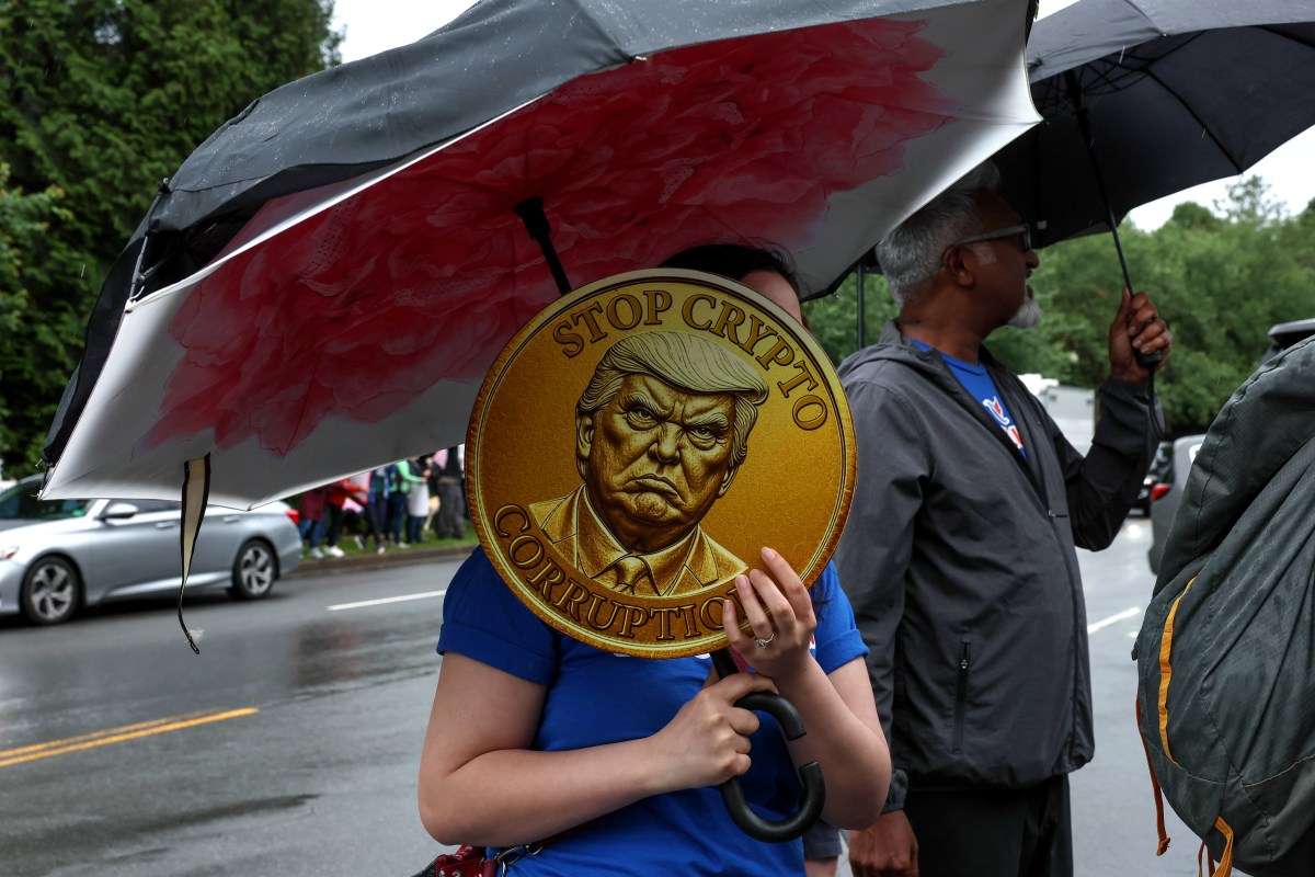 “America is Not for Sale” Rally Against Trump’s Crypto Dealings