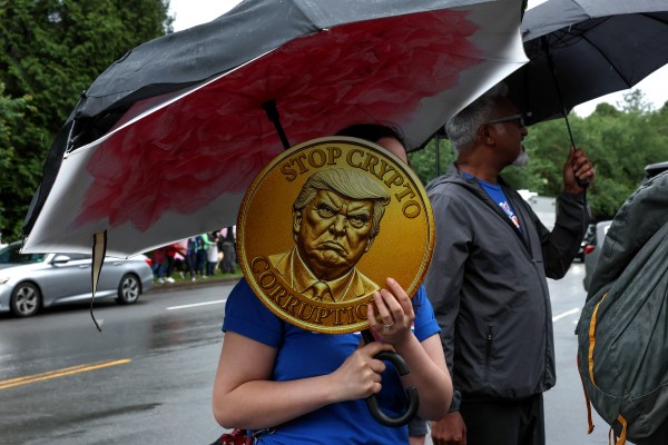 “America is Not for Sale” Rally Against Trump’s Crypto Dealings